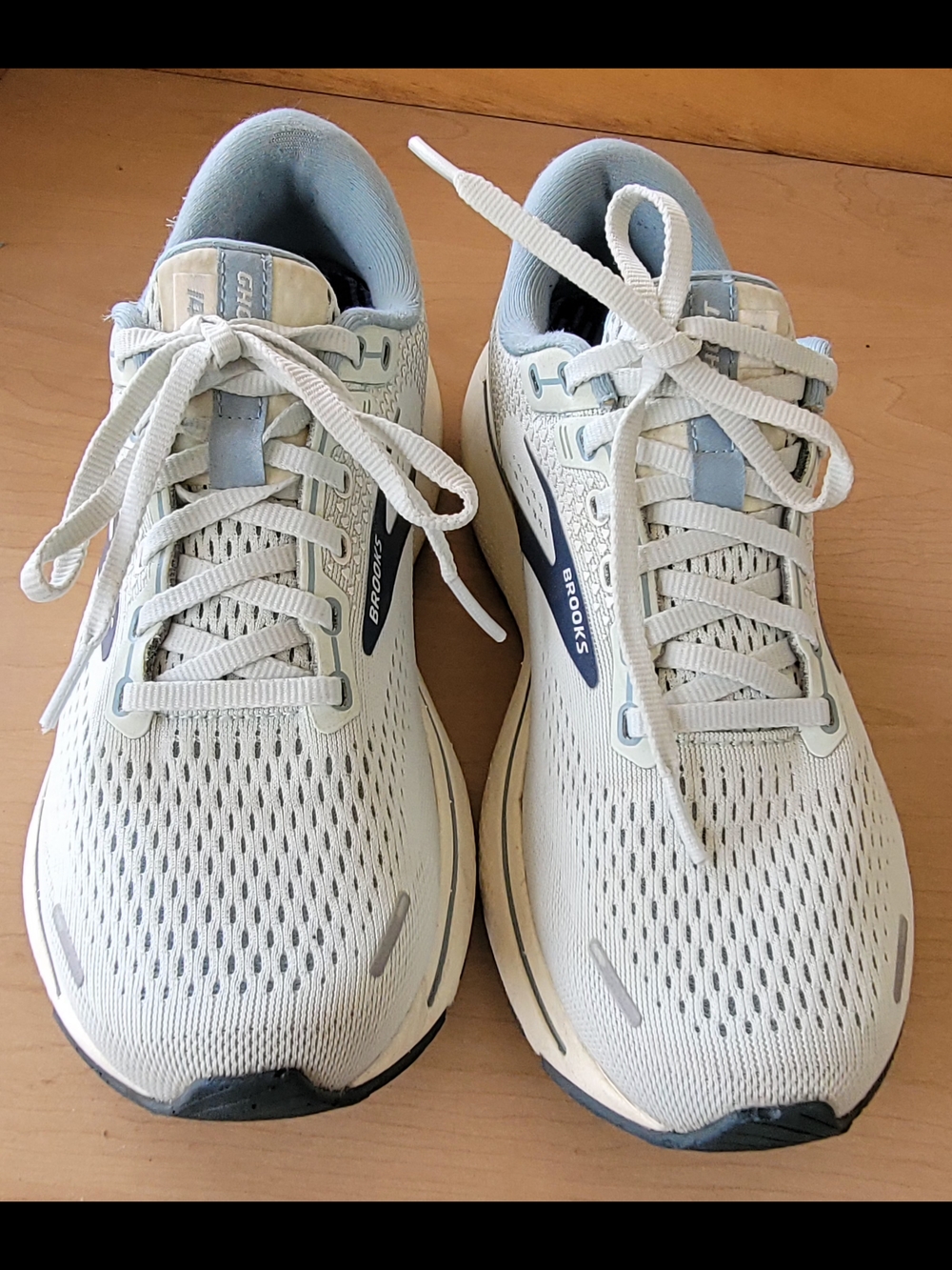 Brooks Women's Running Shoes - Light Blue / Cream